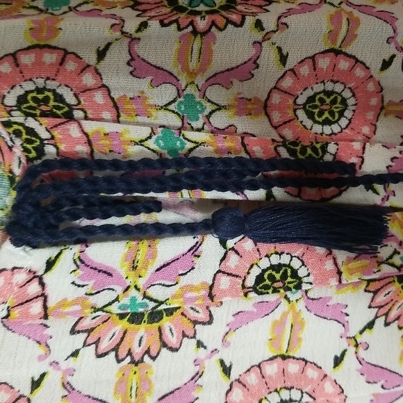 Elodie Women's boho sleeveless top with tie at neck - Picture 3 of 5